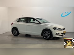 Volkswagen Polo - 1.0 TSI Comfortline Business Parkeersensoren Navigatie DAB+ Climate Control