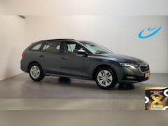 Skoda Octavia Combi - 1.0 TSI 110pk Ambition Navigatie Virtual Cockpit Parkeersensoren Climate Control