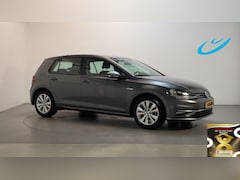 Volkswagen Golf - 1.5 TSI Comfortline Business Alcantara Stoelverwarming Navigatie Parkeersensoren