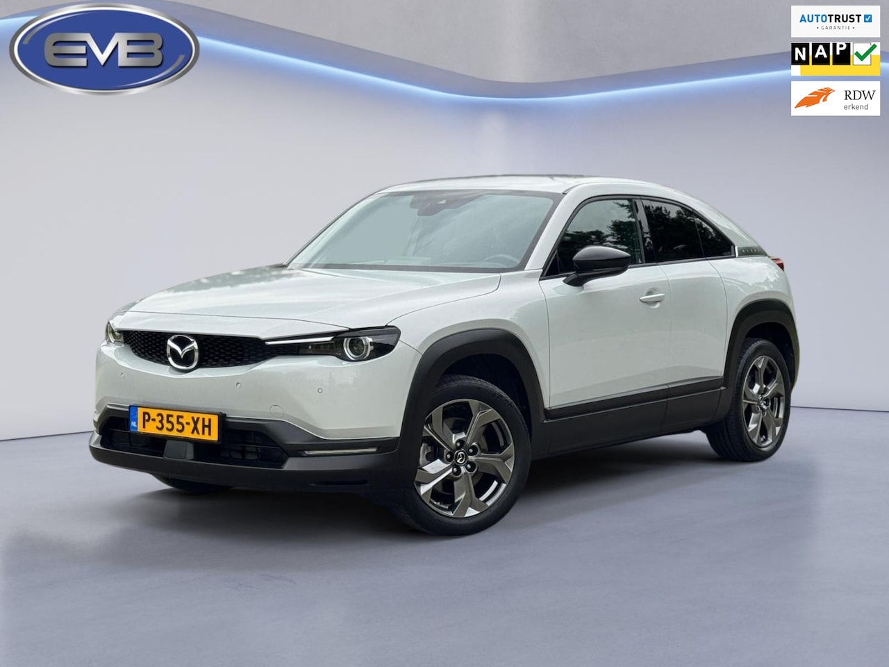 Mazda MX-30 - E-SkyActiv 145 Luxury 36 kWh, 35000 km, achteruitrijcamera, nieuwstaat - AutoWereld.nl