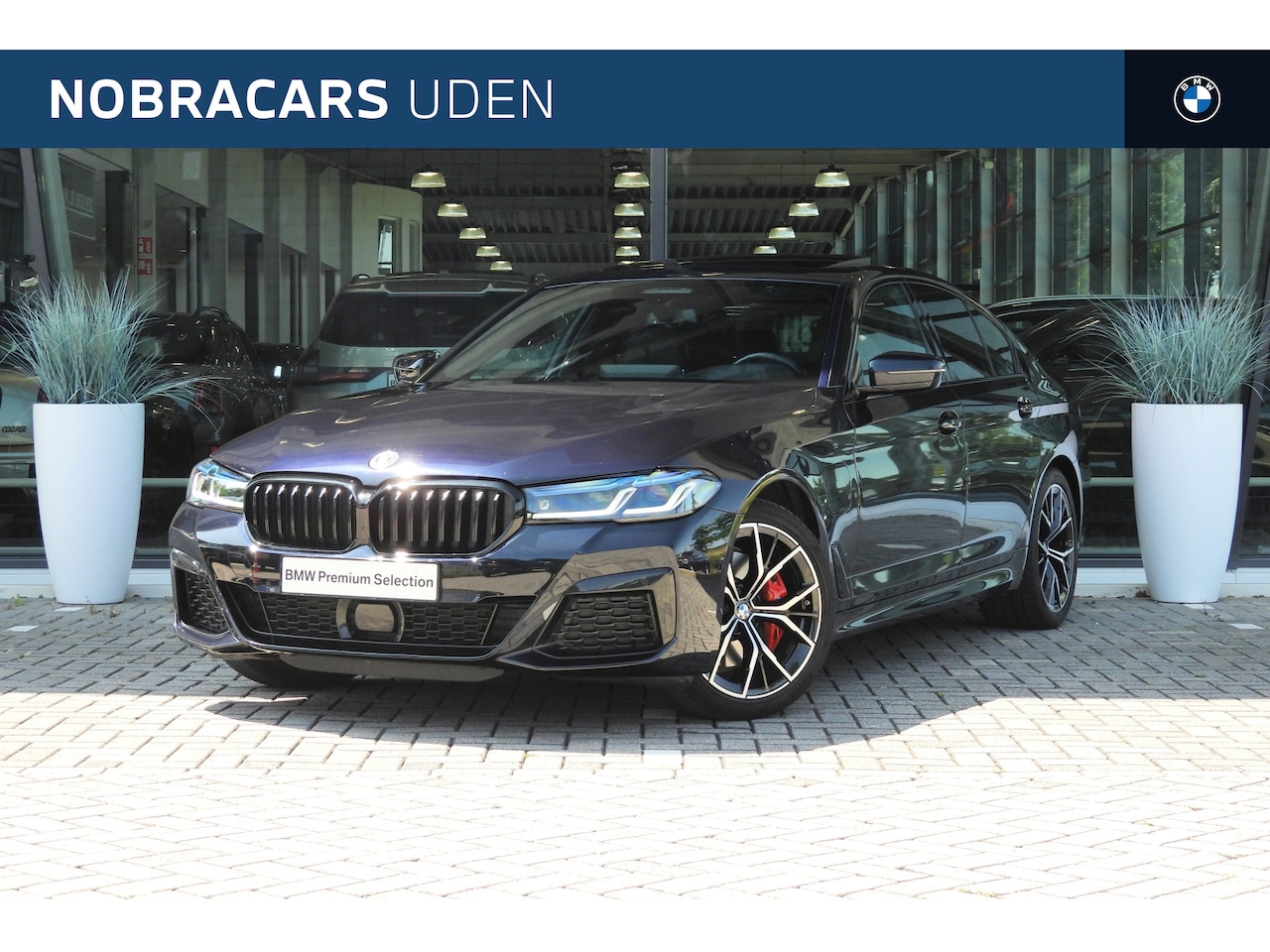 BMW 5-serie - 520e High Exectuve M Sport Automaat / Schuif-kanteldak / Active Steering / Achteruitrijcam - AutoWereld.nl