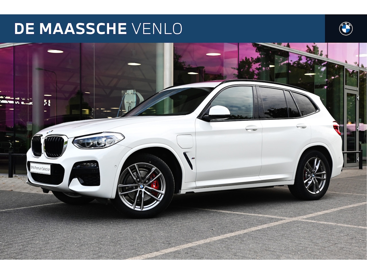 BMW X3 - xDrive30e High Executive Automaat / Panoramadak / Trekhaak / Sportstoelen / Comfort Access - AutoWereld.nl