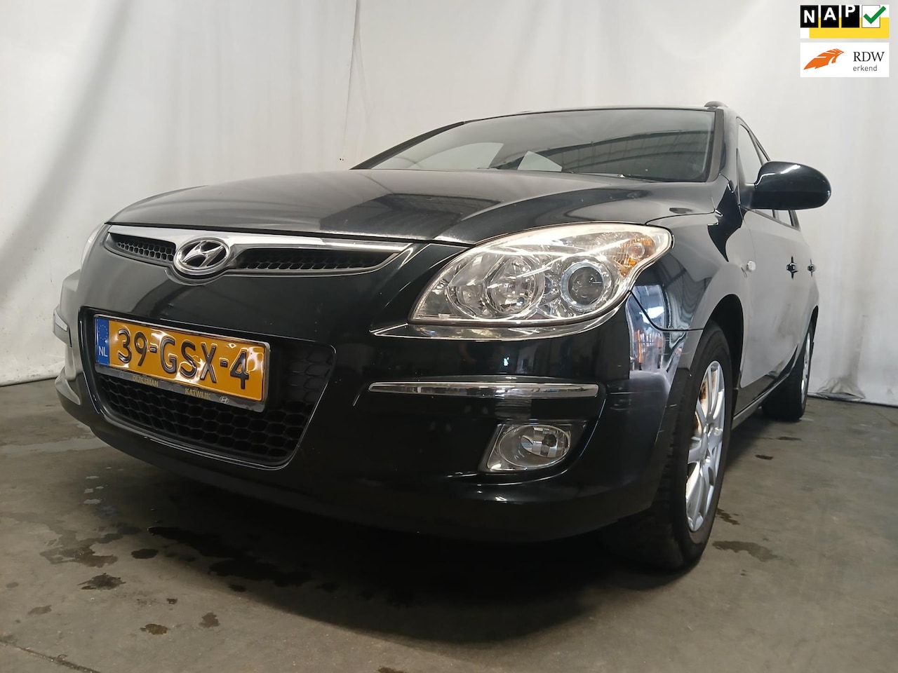 Hyundai i30 CW - 1.6i Dynamic - Airco - Schade - AutoWereld.nl