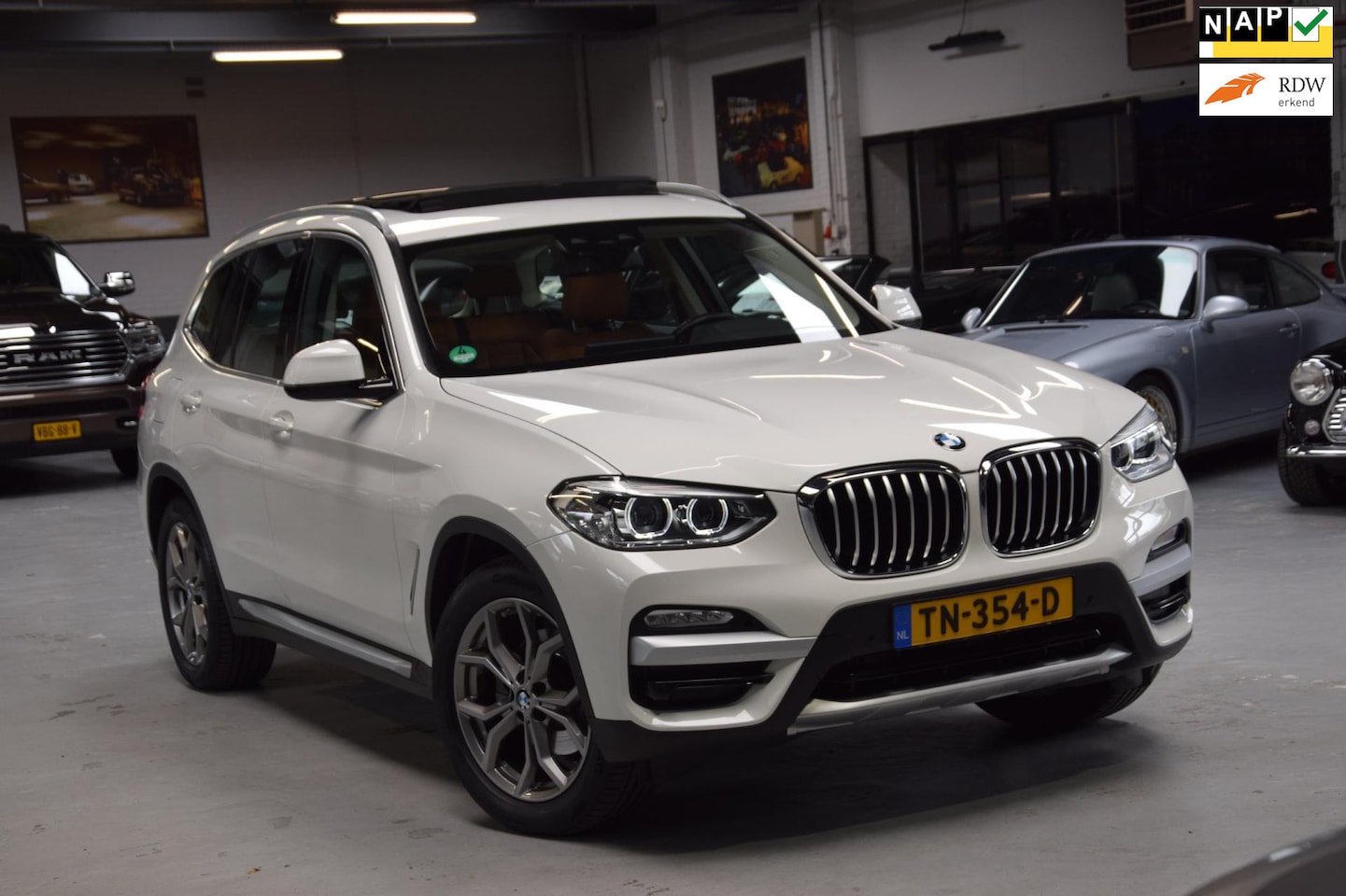 BMW X3 - XDrive20i High Executive *X-Line* Navi|Leder|Org.NL|Panoramadak|Dealer Onderhouden - AutoWereld.nl