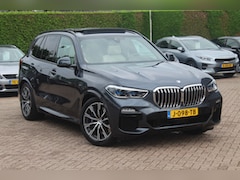 BMW X5 - xDrive30d High Exe. 7p. M Sport / Trekhaak / Panoramadak / Camera / Head-up / Softclose /
