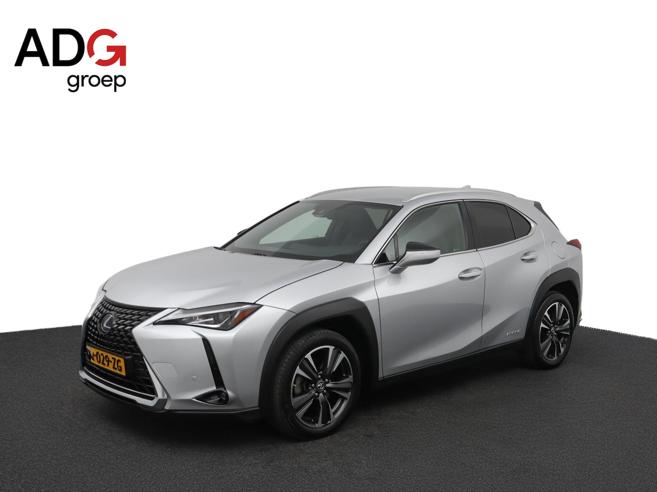 Lexus UX - 250h Luxury Line Limited | Elektrisch bedienbare achterklep | Lederen bekleding | Parkeers - AutoWereld.nl