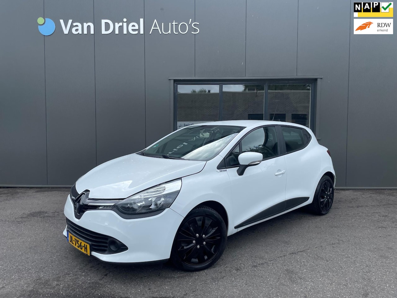 Renault Clio - TCe 90 Expression / Navigatie / Airco! - AutoWereld.nl