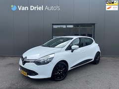 Renault Clio - TCe 90 Expression / Navigatie / Airco