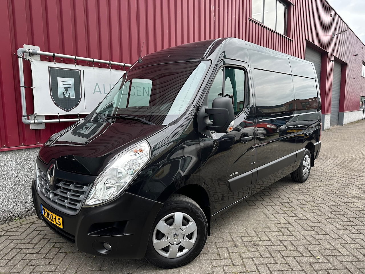 Renault Master - T35 2.3 dCi L2H3 Energy // 182 DKM NAP // Navi // Airco // Trekhaak - AutoWereld.nl