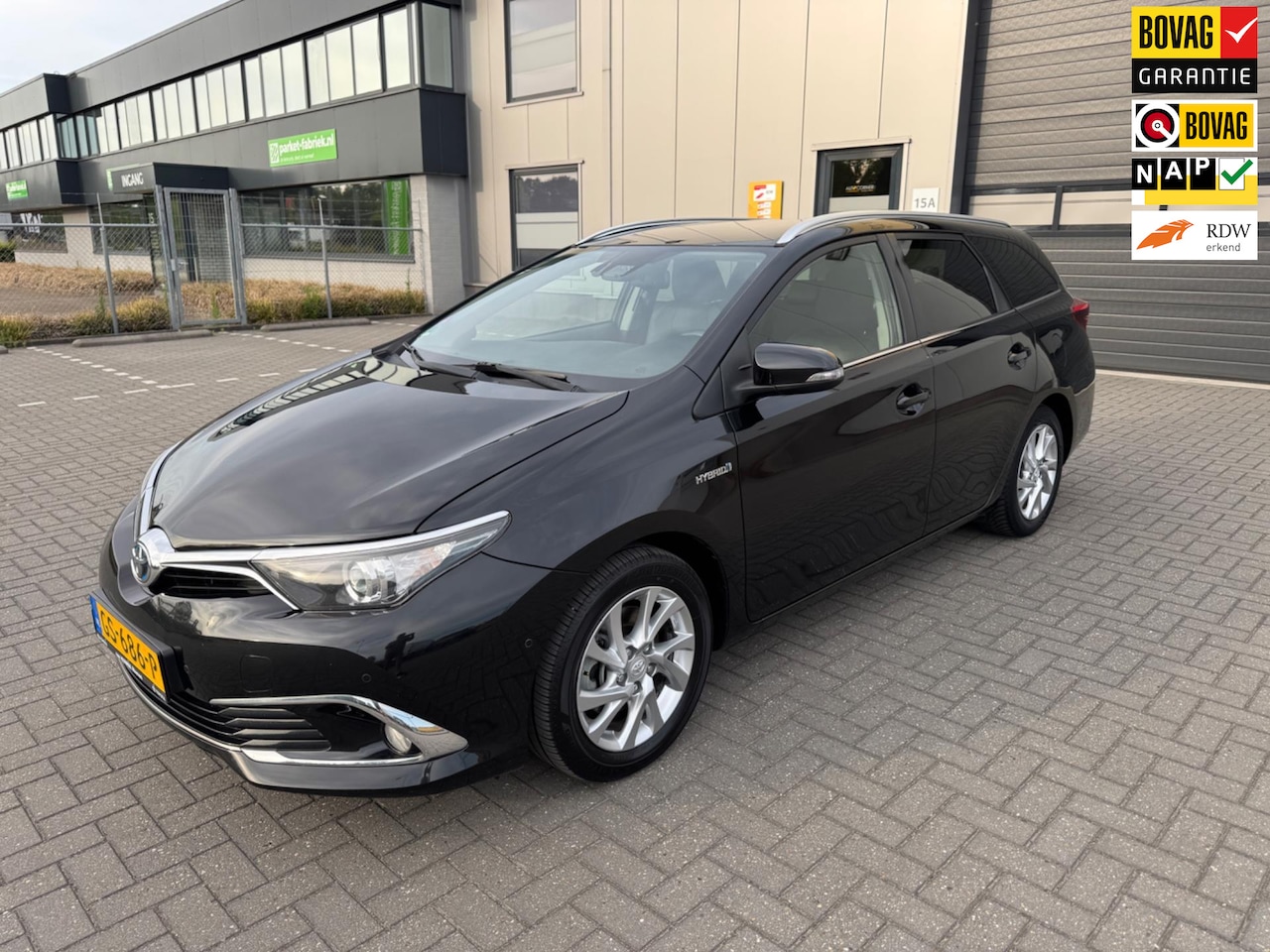 Toyota Auris Touring Sports - 1.8 Hybrid Executive 1.8 Hybrid Executive - AutoWereld.nl
