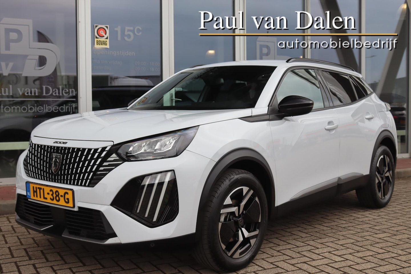 Peugeot 2008 - 1.2 Puretech 130PK AUTOMAAT ALLURE | Wit Metallic | Camera | Navi app | Carplay/Android | - AutoWereld.nl