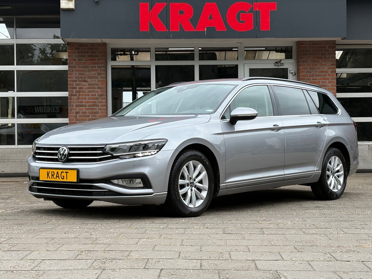 Volkswagen Passat Variant - Business 1.5 TSI 150 pk - Automaat - winterpack - trekhaak - LED - AutoWereld.nl
