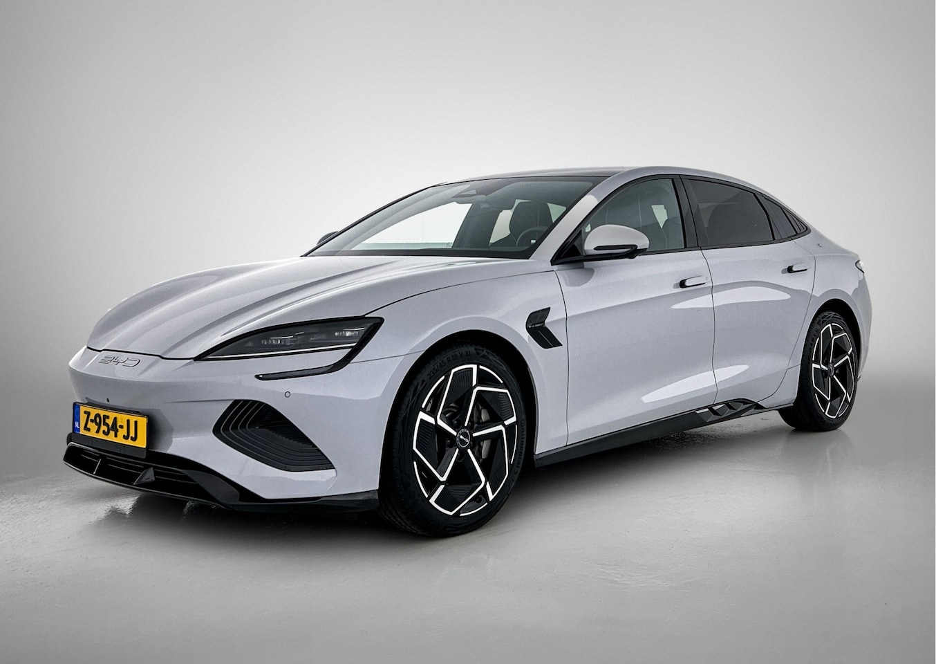 BYD Seal - Design RWD 83 kWh | 19" LMV | 313 PK | Panorama dak | Stoel verwarming/ventilatie | - AutoWereld.nl