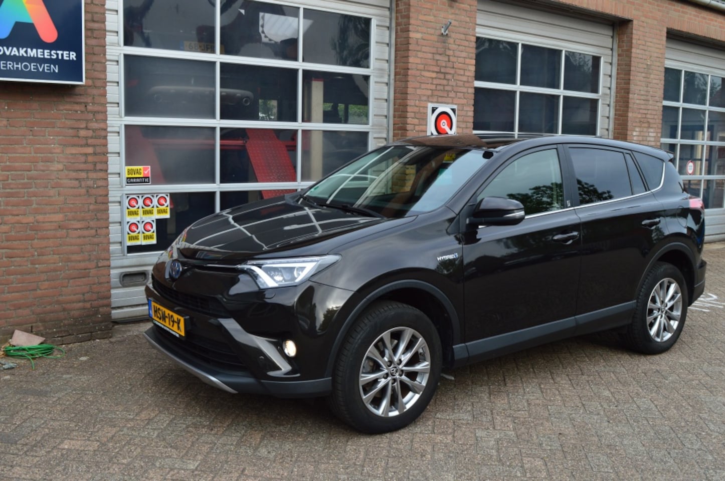 Toyota RAV4 - Trekhaak, Camera, Verwarde st 2.5 Hybrid Executive - AutoWereld.nl