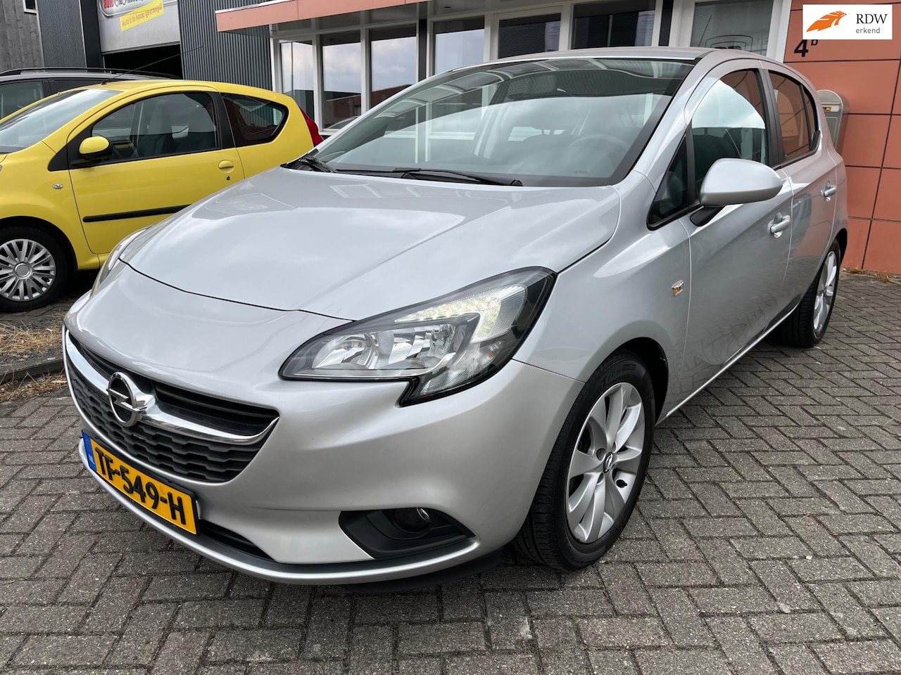 Opel Corsa - 1.4 5 deurs airco - AutoWereld.nl