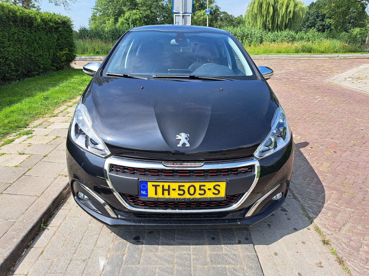 Peugeot 208 - 1.2 PureTech GT-Line PEUGEOT 208 GT LINE / PANO / 74D KM - AutoWereld.nl