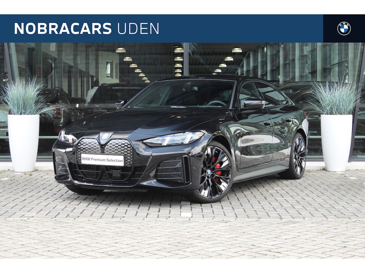BMW i4 - eDrive35 Gran Coupé M Sport / M Adaptief onderstel / Verwarmd stuurwiel / Harman Kardon / - AutoWereld.nl