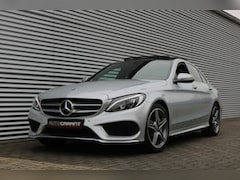 Mercedes-Benz C-klasse - 180 AMG Pakket Aut (Orig NL NAP Panoramadak Sportleder Navi/Camera Full-Led 18InchAMG Priv