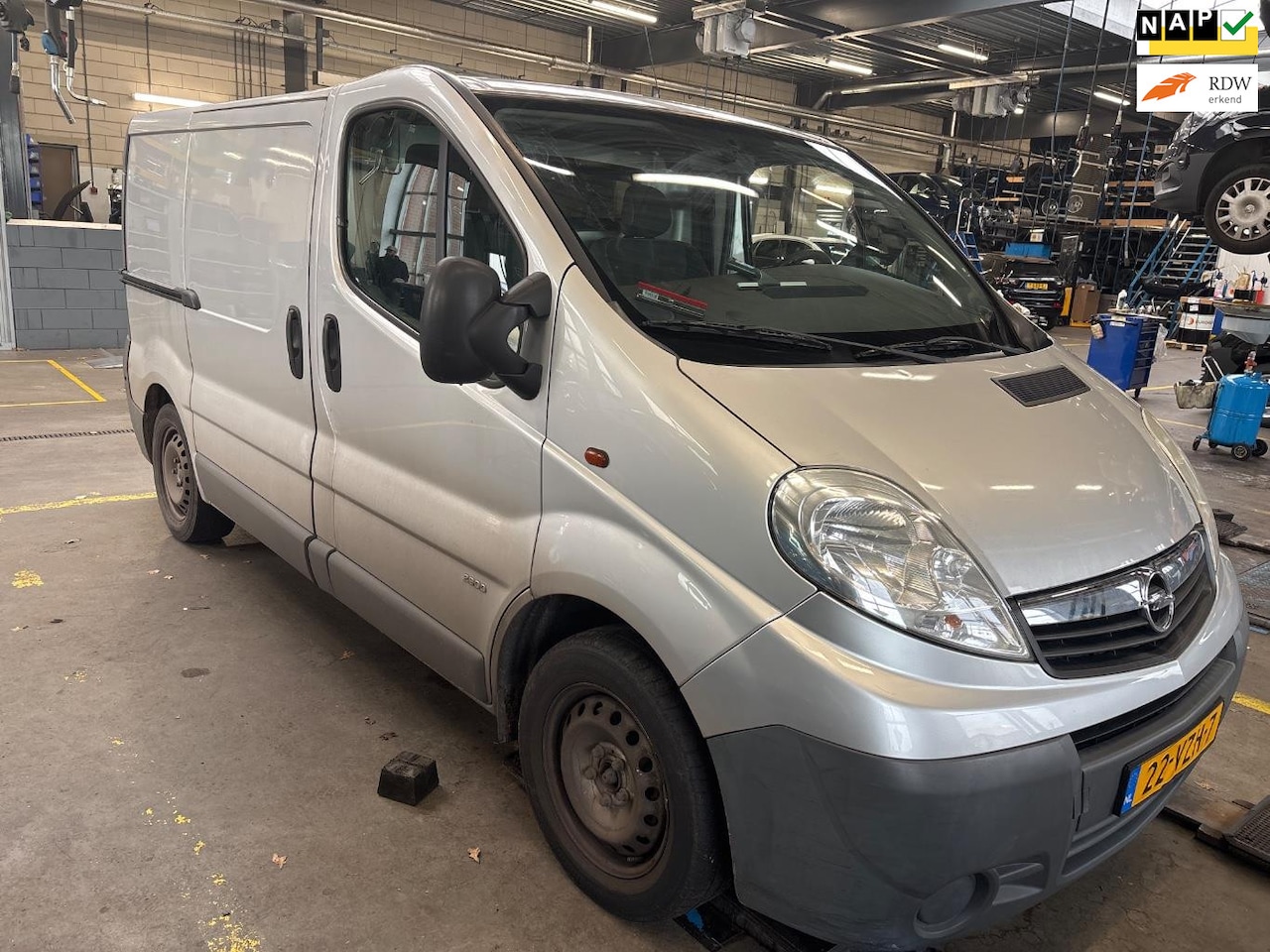 Opel Vivaro - 2.5 CDTI L1H1 EXPORT - AutoWereld.nl