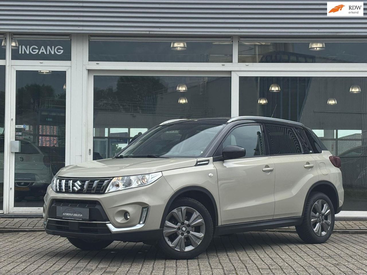 Suzuki Vitara - 1.0 Boosterjet / Airco / Navi / Camera / Cruise Control . - AutoWereld.nl