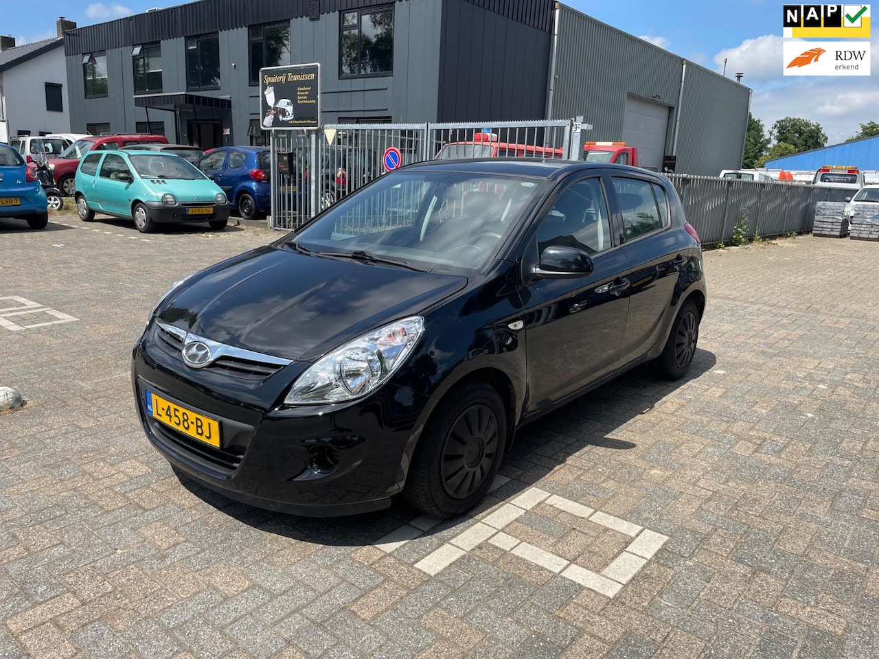 Hyundai i20 - 1.2i i-Drive Nw Apk / Nw Ondhbeurt - AutoWereld.nl