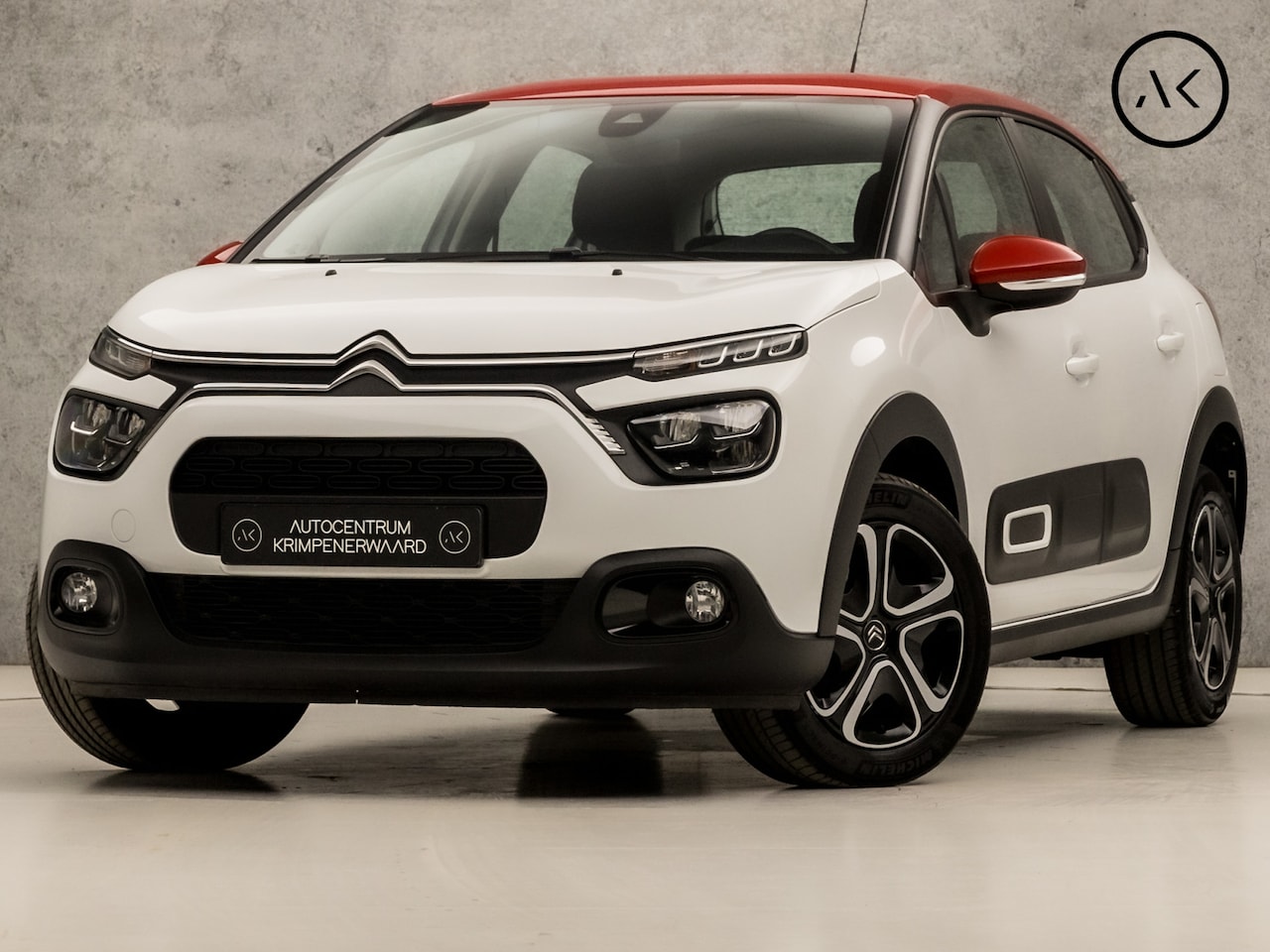 Citroën C3 - 1.2 PureTech C-Series Automaat (APPLE CARPLAY, GROOT NAVI, CRUISE, PARKEERSENSOREN, SPORTS - AutoWereld.nl