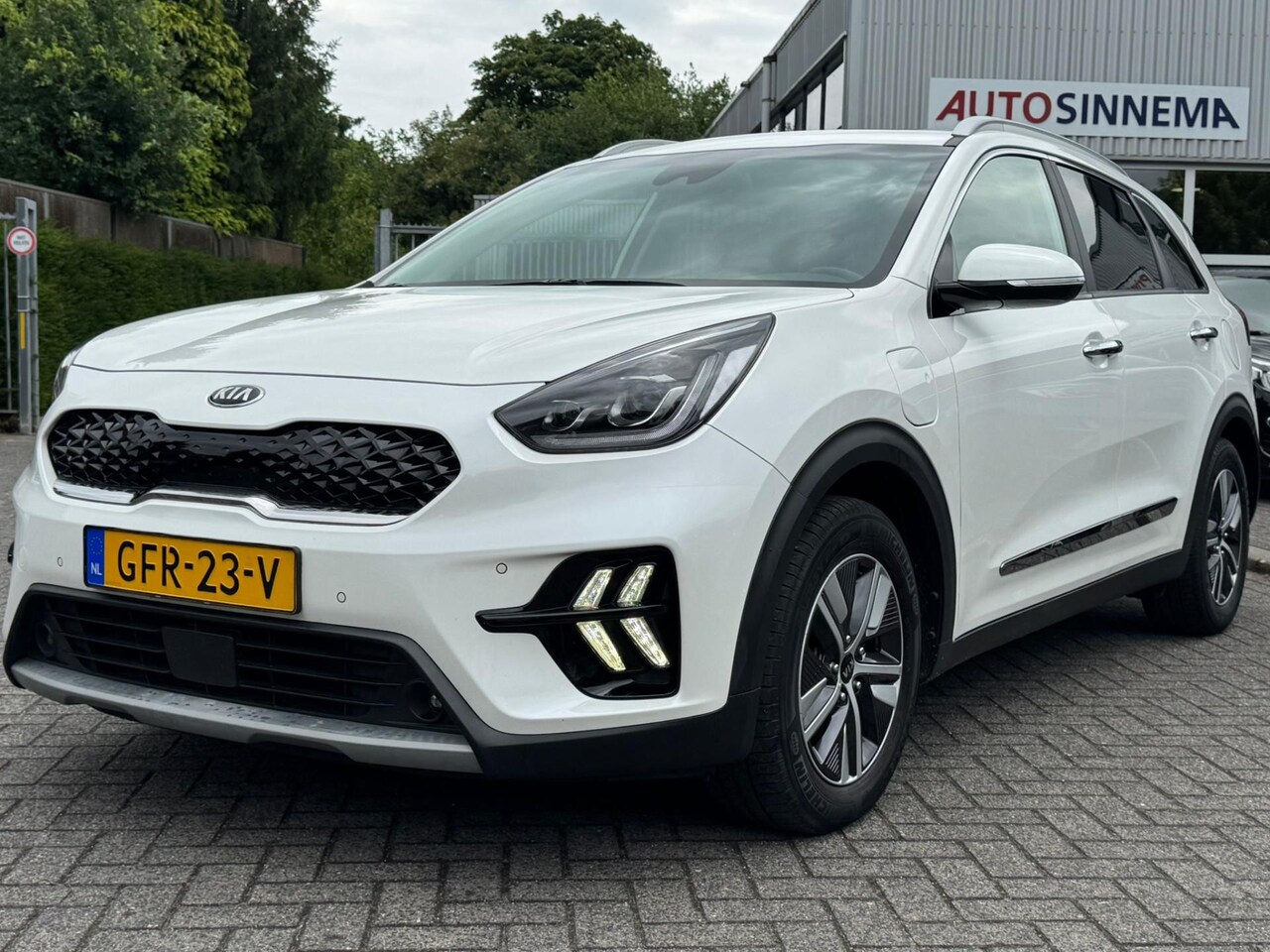 Kia Niro - 1.6 GDi PHEV ExecutiveLine Pano Stoelverwarming -koeling - AutoWereld.nl
