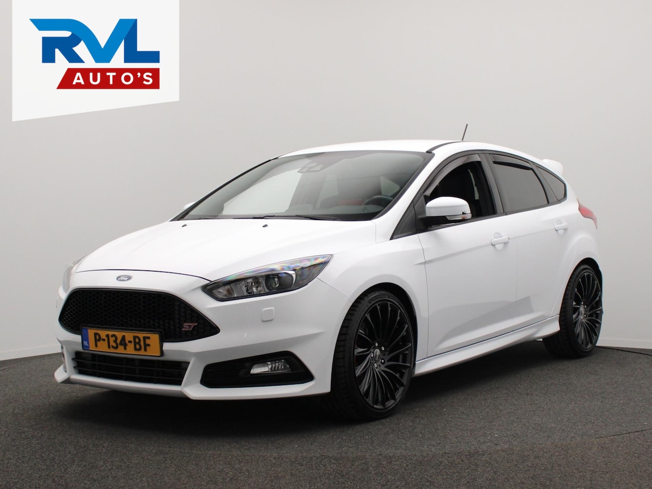 Ford Focus - 2.0 ST 250PK Recaro/stoelen Climate/control Navigatie - AutoWereld.nl