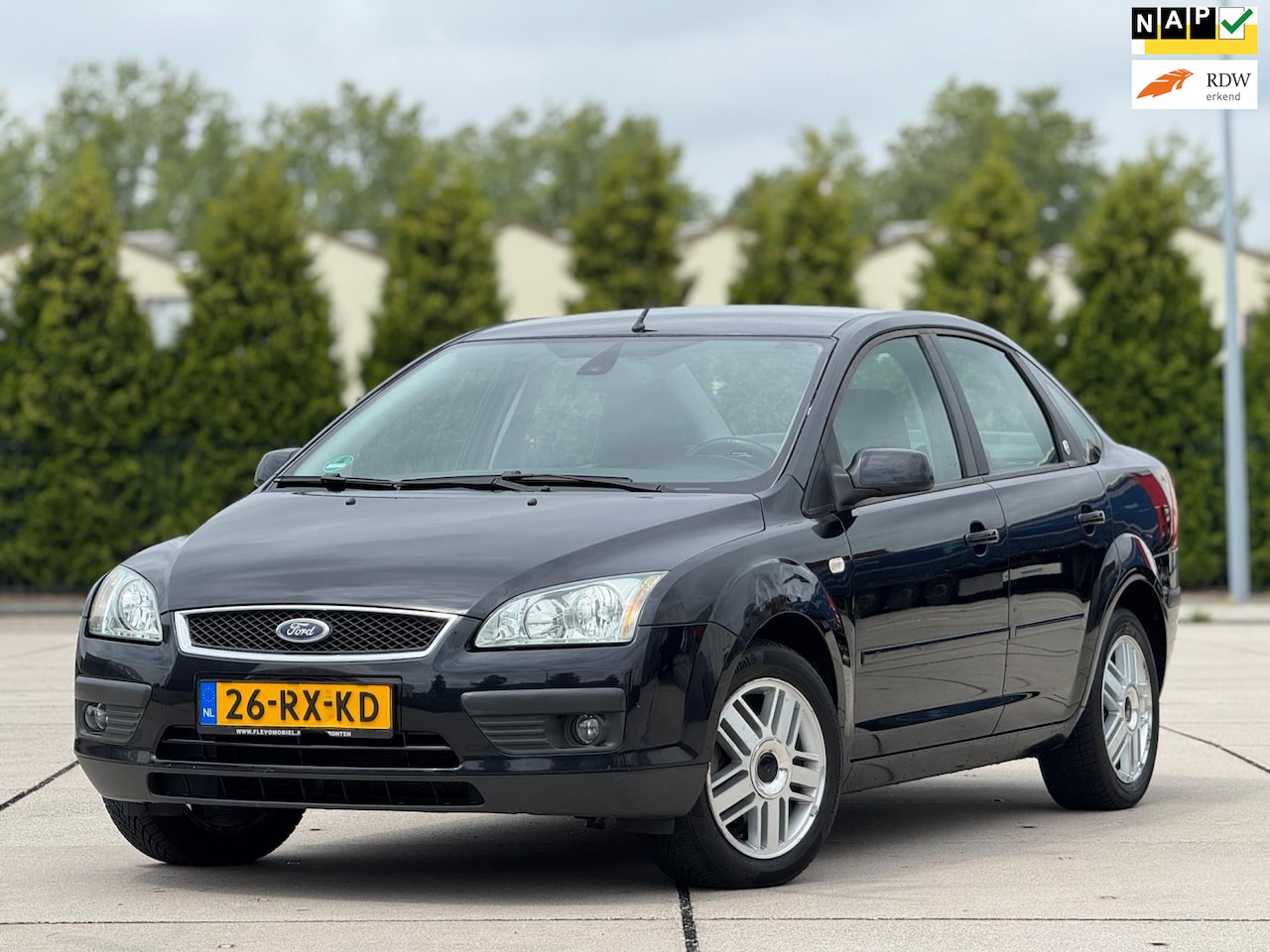 Ford Focus - 1.6-16V Futura | Automaat | Airco | Cruise control | Elektrische ramen | Bluethooth - AutoWereld.nl