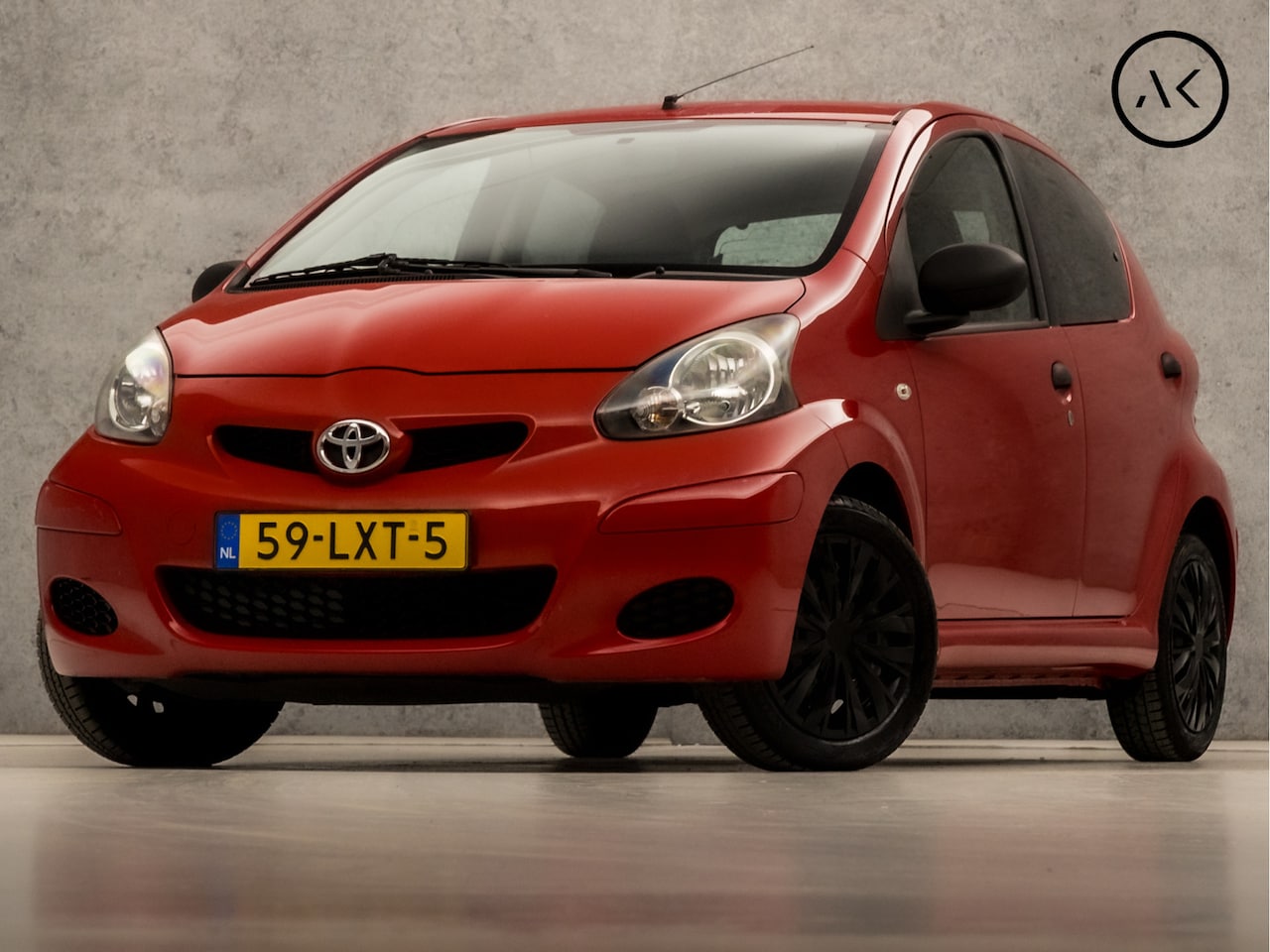 Toyota Aygo - 1.0-12V Sport (5 DEURS, AIRCO, GETINT GLAS, SPORTSTOELEN, NIEUWE APK, NIEUWSTAAT) - AutoWereld.nl
