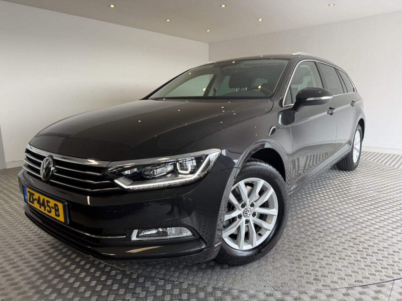 Volkswagen Passat Variant - 1.5 TSI CL Bns AUtomaat NAP Led carplay PDC Virtual cockpit - AutoWereld.nl