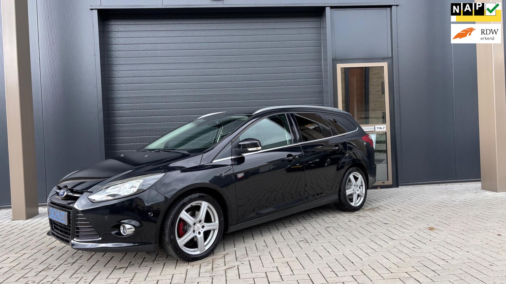 Ford Focus Wagon - 1.0 Titanium CLIMA | STOELVERWARMING | CRUISE CONTROL 17INCH | NAVI | PDC - AutoWereld.nl