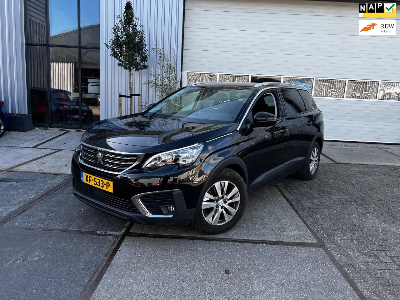Peugeot 5008 - 1.2 PureTech Blue Lease Executive EXPORT - AutoWereld.nl