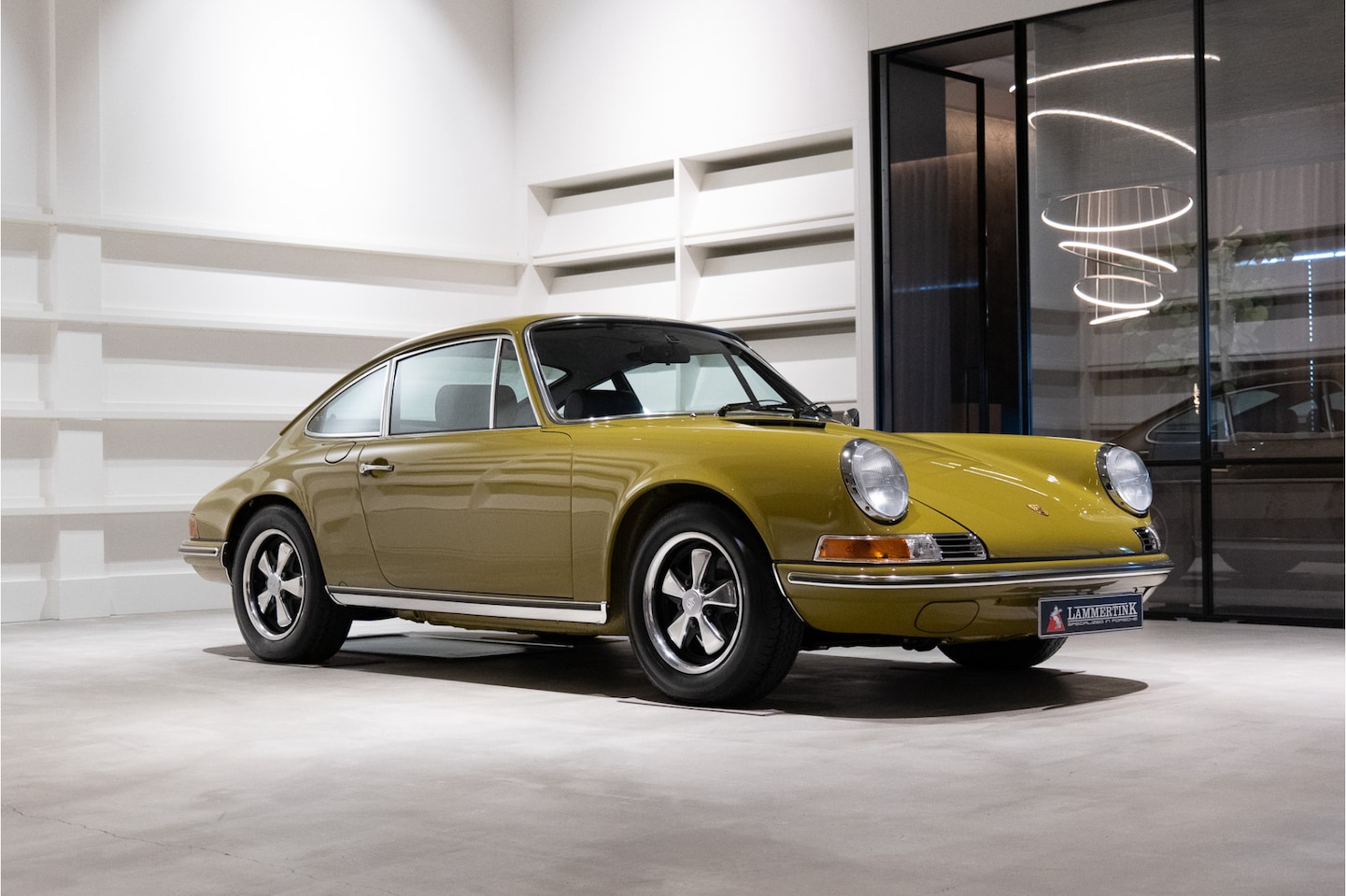 Porsche 911 - 2.4 T Coupé Fully restored 2021 - Perfect condition - AutoWereld.nl