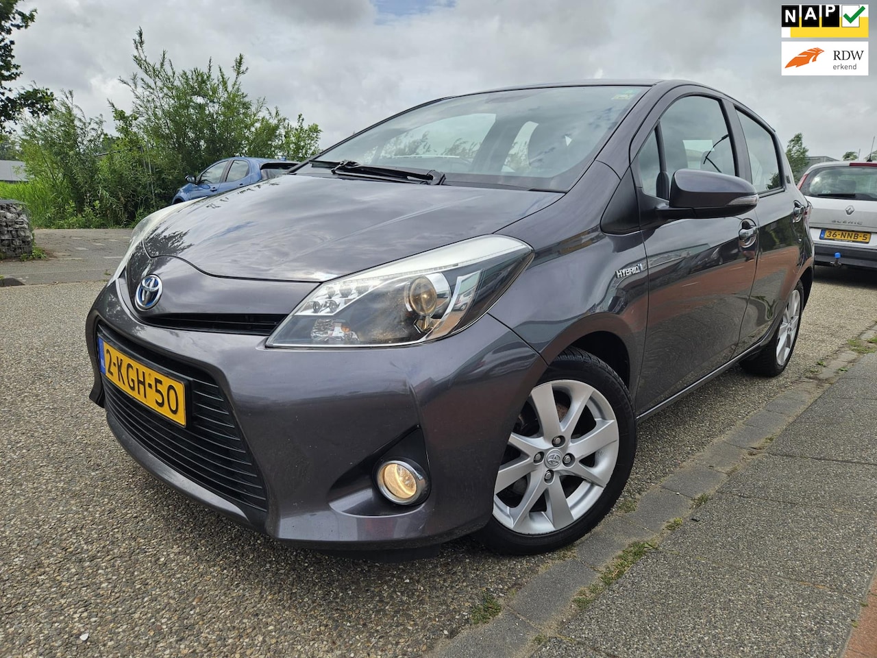 Toyota Yaris - 1.5 Full Hybrid Dynamic GARANTIE Navigatie Keyless Entry - AutoWereld.nl