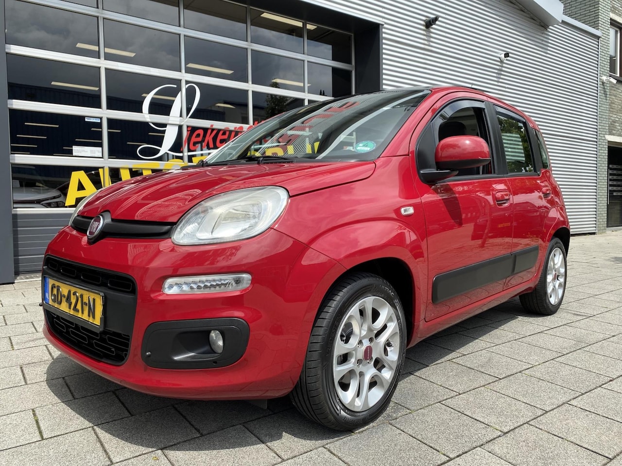 Fiat Panda - 0.9 TwinAir ROSSO Lounge - Panorama dak I Airco I Sport velgen I Comfort pakket I Dealer o - AutoWereld.nl