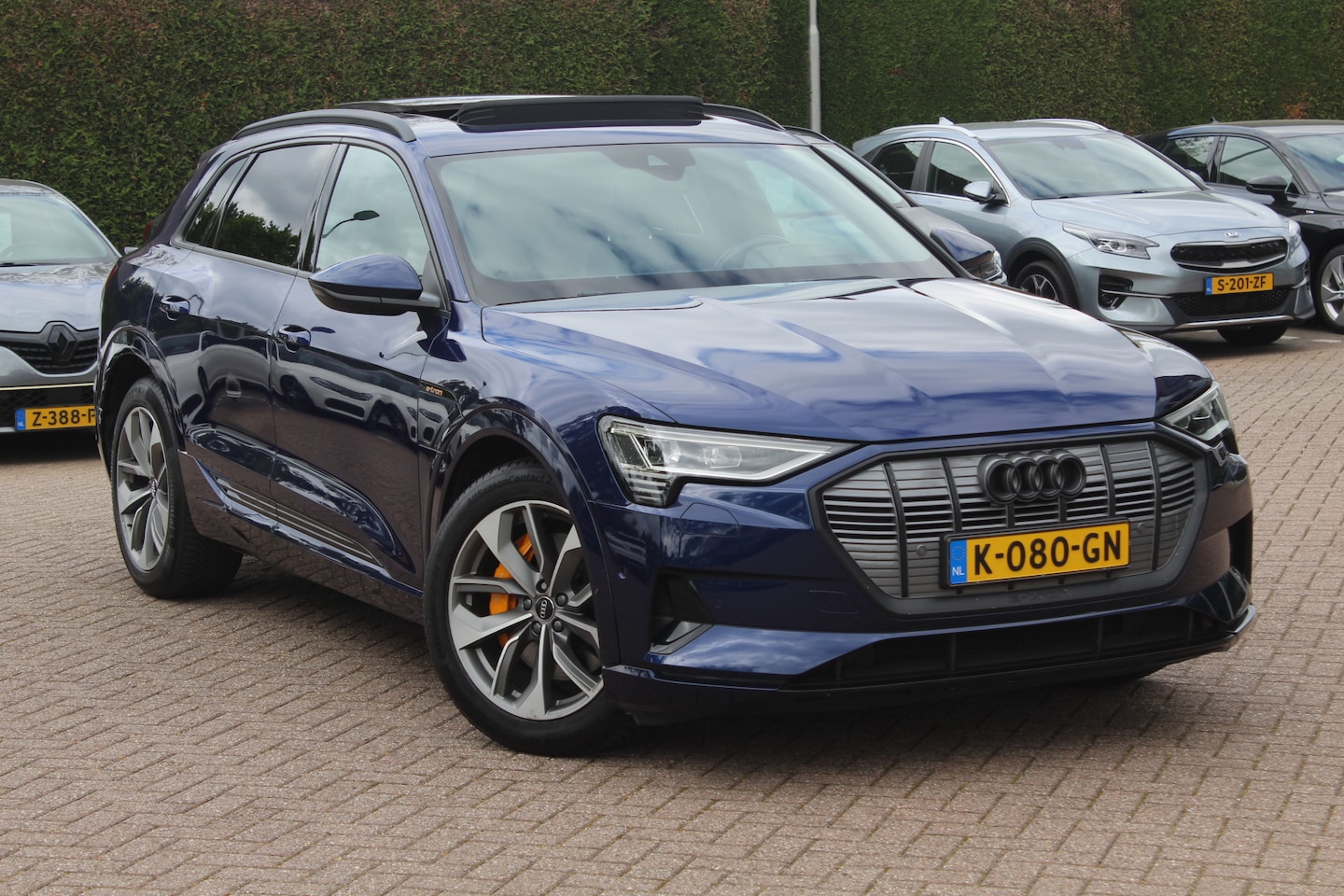 Audi e-tron - e-tron 50 quattro Launch edition Vorsprung 71 kWh / Trekhaak / Panoramadak / Camera / Head - AutoWereld.nl