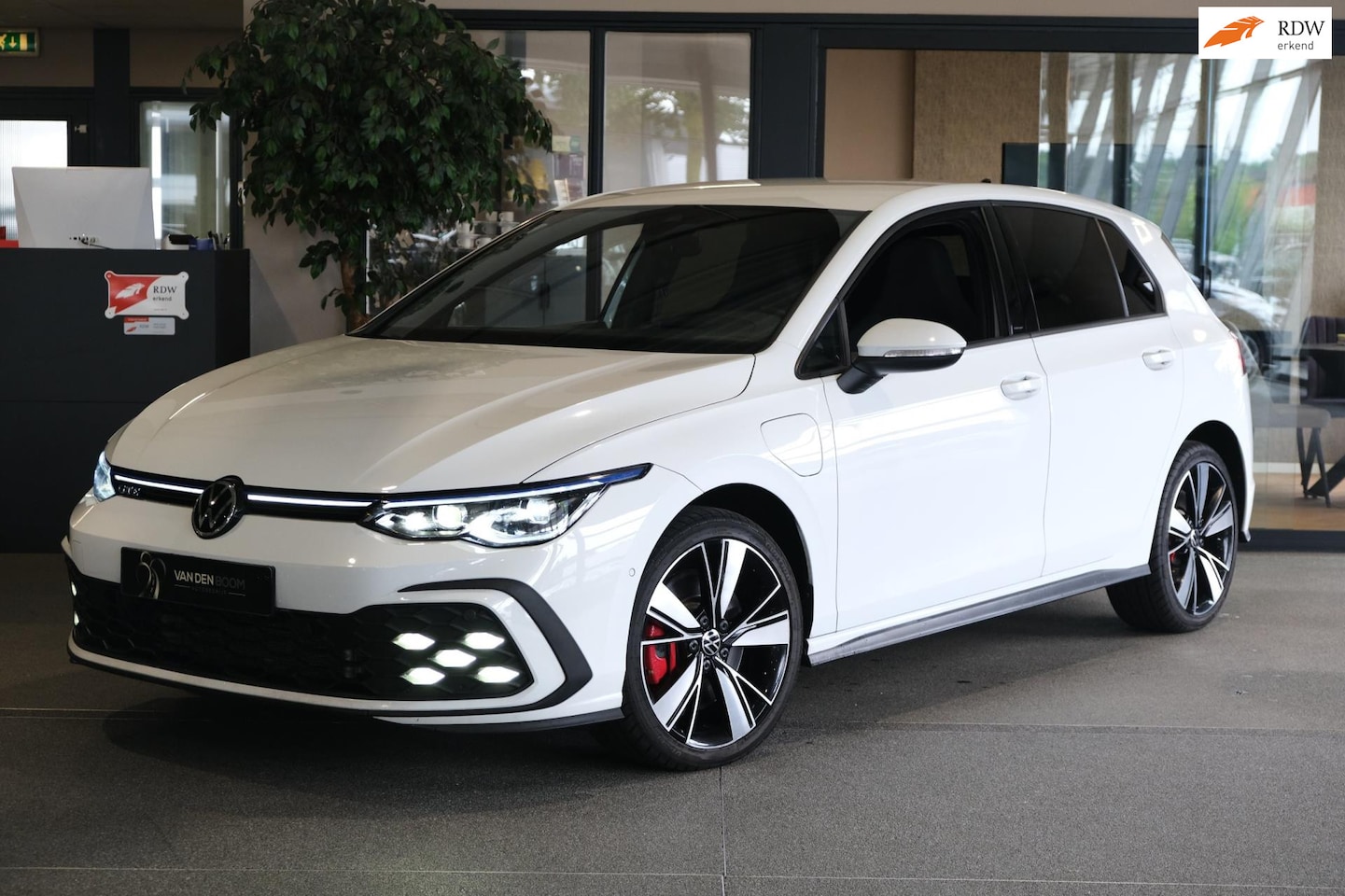 Volkswagen Golf - 1.4 eHybrid GTE 245PK Navi HUD ACC Keyless IQ Led Virtual - AutoWereld.nl