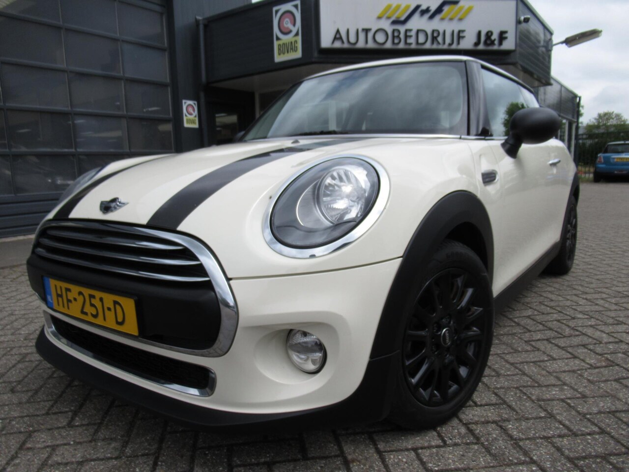 MINI One - Mini 1.2 Salt Business / NAV / Bluetooth / Airco - AutoWereld.nl