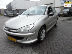 Peugeot 206 - 1.4-16V Air-line 3 5 drs apk 8/2026