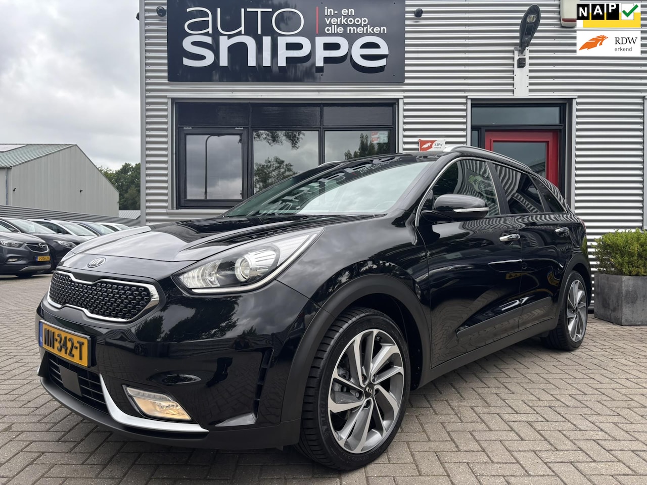 Kia Niro - 1.6 GDi Hybrid SportsLine -STOELVERWARMING + KOELING-STUURWIELVERWARMING-TREKHAAK-18'' LMV - AutoWereld.nl