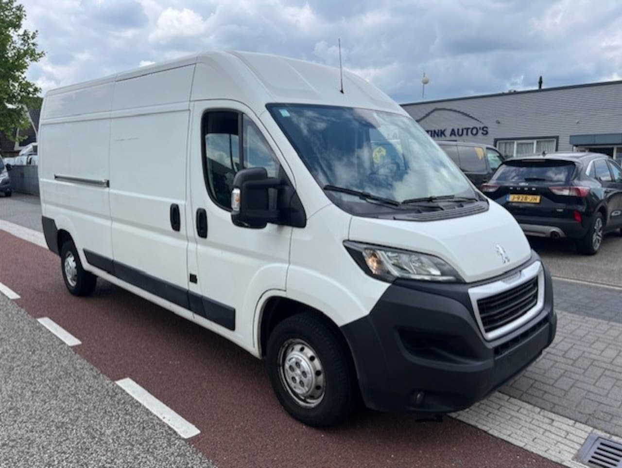 Peugeot Boxer - 335 2.2 BlueHDi 140 L3H2 MAXI AIRCO KLIMA NAVI EURO6 - AutoWereld.nl