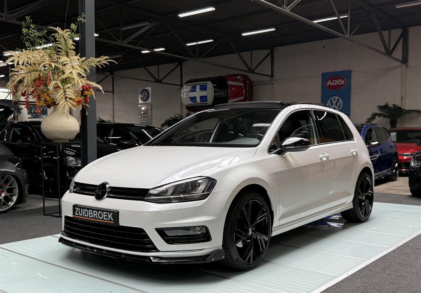 Volkswagen Golf - 1.4 TSI Highline Pano R-line Clima Xenon - AutoWereld.nl