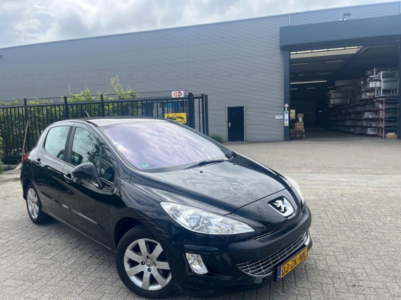 Peugeot 308 - 1.6 HDiF XT Panorama|Clima Luxe model - AutoWereld.nl