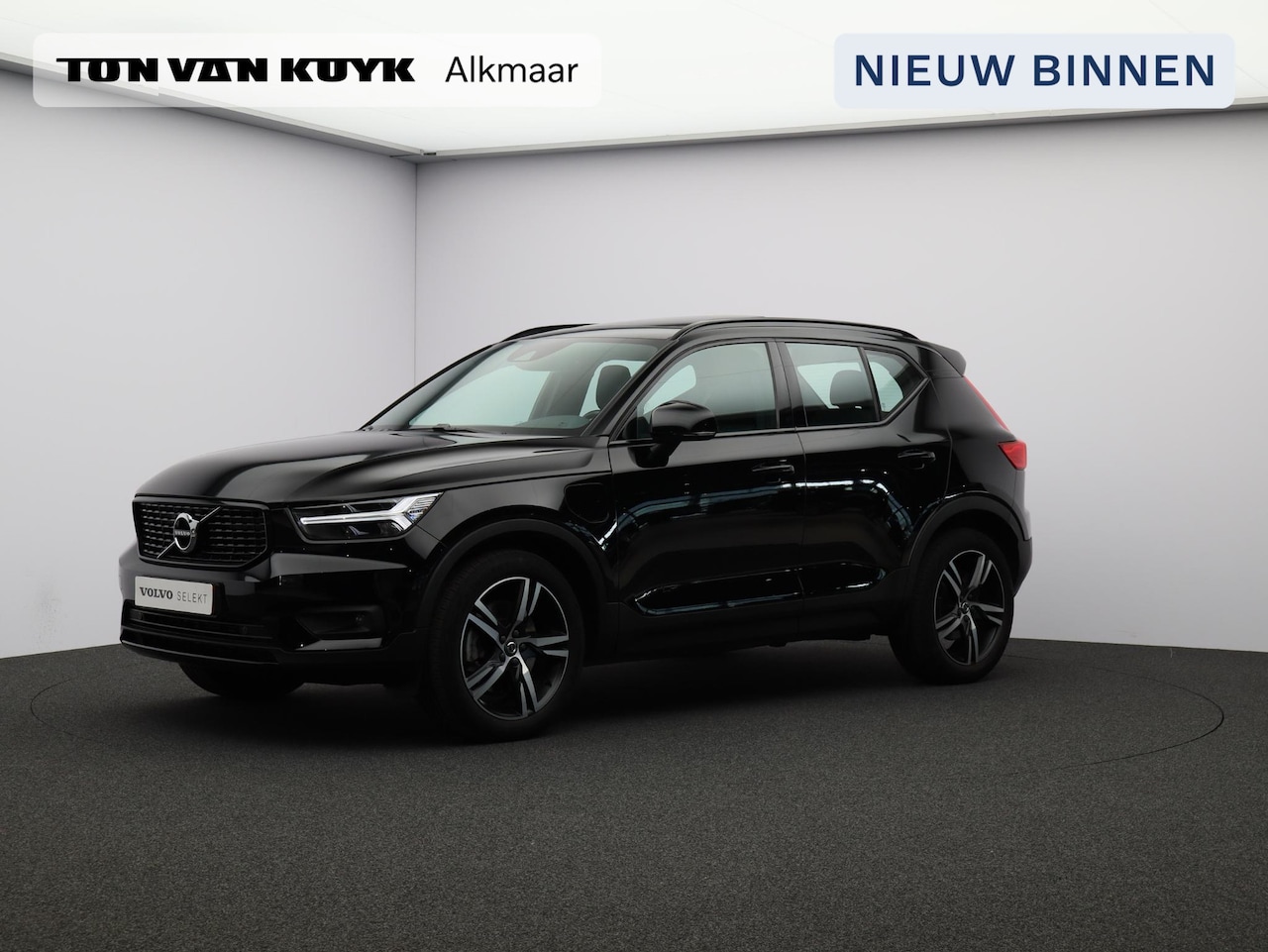 Volvo XC40 - T4 Recharge R-Design / Pan dak / CarPlay / DAB+ / 19" - AutoWereld.nl