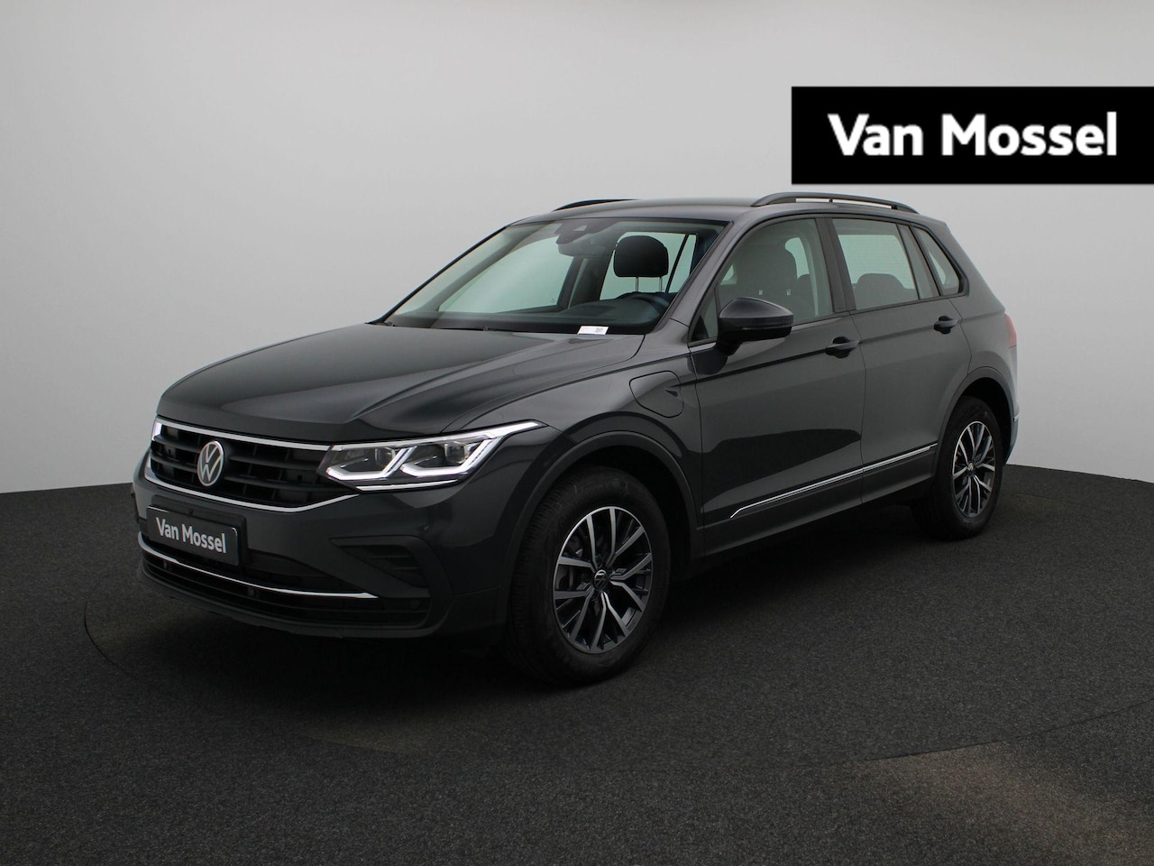 Volkswagen Tiguan - 1.4 TSI eHybrid Life | 245 PK | Plug-In | Automaat | Digital Cockpit | Navigatie PRO (Groo - AutoWereld.nl