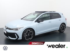 Volkswagen Golf - 8 R-Line-Edition 1.5 eTSI 85 kW / 116 pk Hatchback 7 versn. DSG | Panoramadak | Black Styl