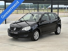 Volkswagen Polo - 1.4-16V Comfortline AIRCO/CARPLAY/NAP/CAMERA