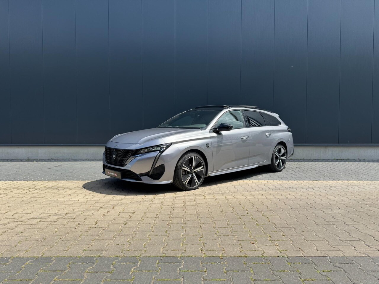 Peugeot 308 SW - 1.2 PureTech GT Half leder, Pano, Camera, Navi, Keyless - AutoWereld.nl