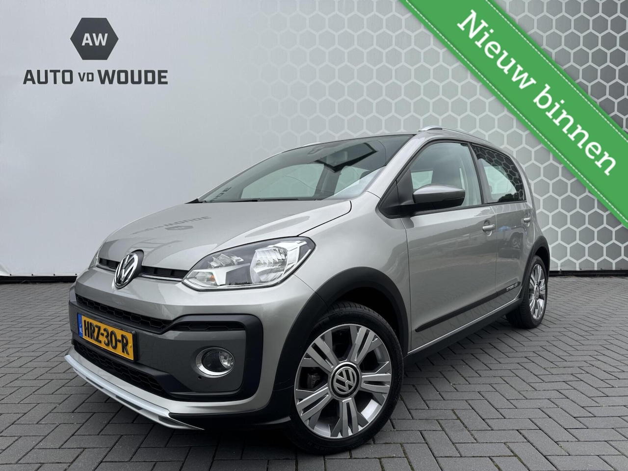 Volkswagen Up! - 1.0 TSI BMT cross up! Cruise Camera - AutoWereld.nl
